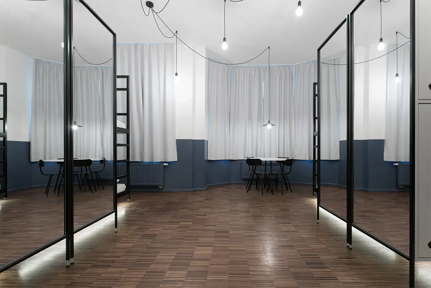 Circus Hostel 1